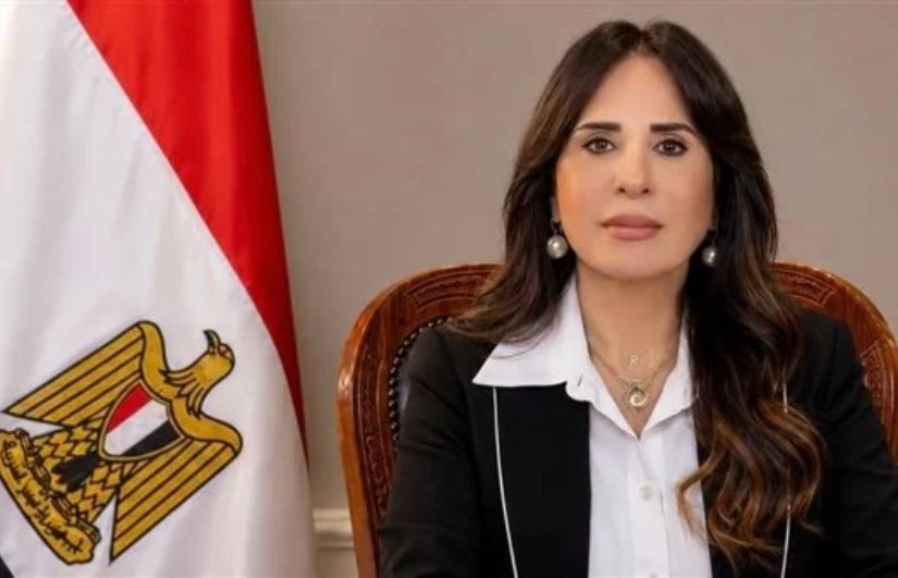 وزيرة الإسكان 