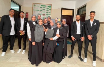 طلاب قسم الاراضي والمياه بجامعة قنا