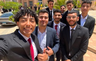 فريق العمل 