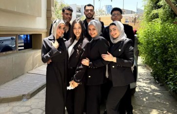 فريق العمل 