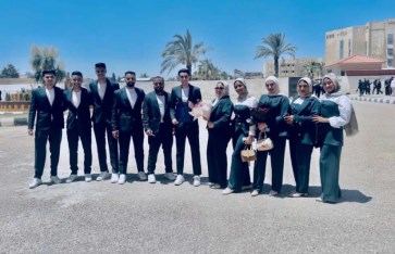 فريق العمل 