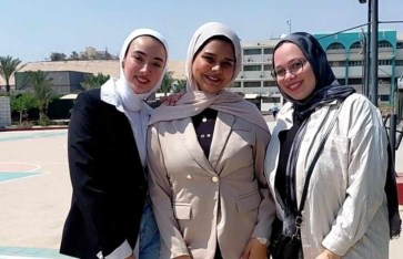 طلاب الفرقة الرابعة بشعبة نظم معلومات الأعمال في أكاديمية المستقبل