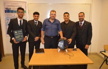 طلاب هندسة الأجهزة الطبية 