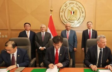 أثناء التوقيع