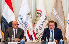 محافظ البنك المركزي المصري ونظيره اليمني