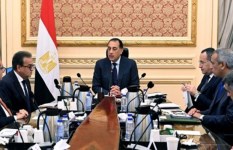 رئيس الوزراء يتابع الموقف التنفيذي للمعهد القومي للأورام الجديد