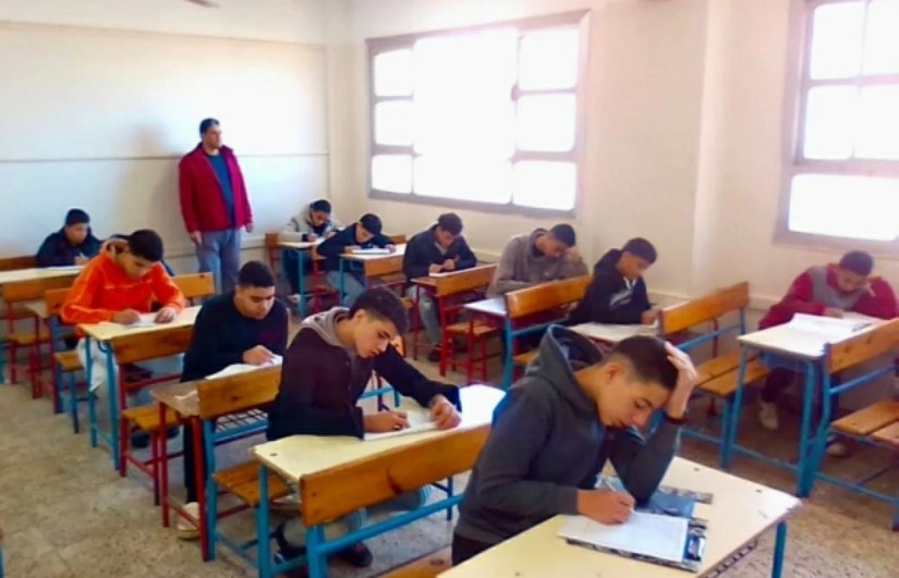 طلاب الشهادة الإعدادية 