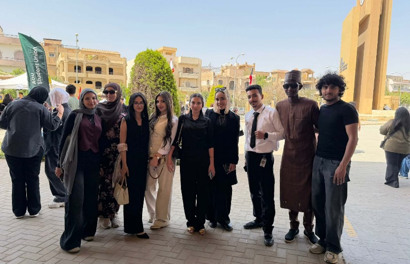 طلبة الجامعة العربية المفتوحة 
