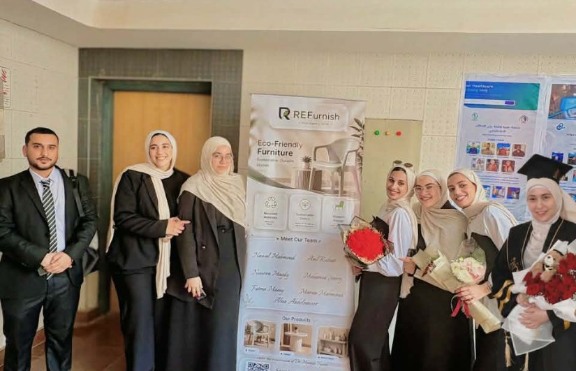 طلاب المعهد 