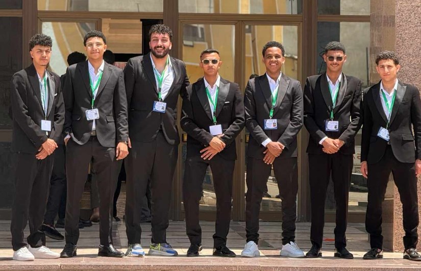 طلاب تكنولوجيا المعلومات