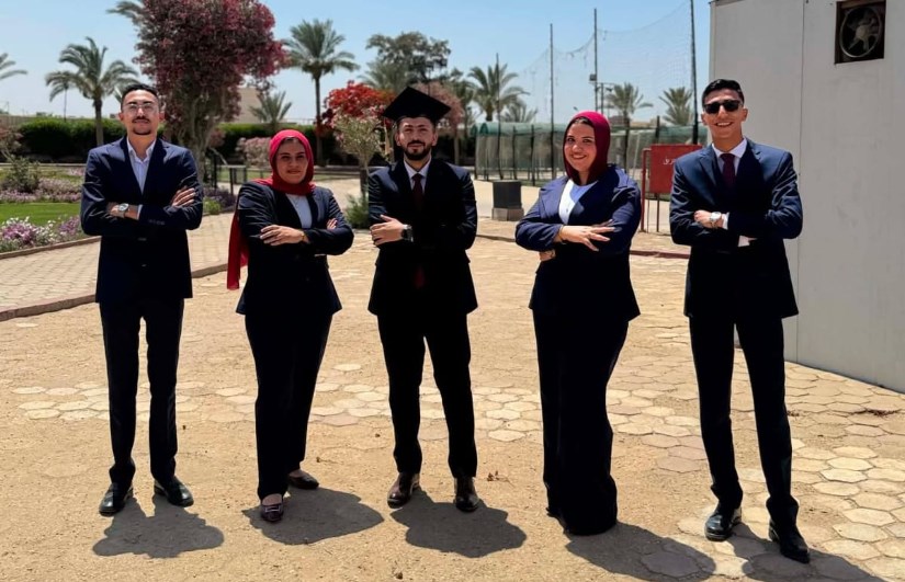 فريق العمل 
