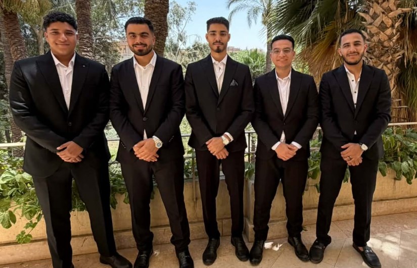فريق العمل 