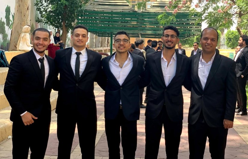 فريق العمل 