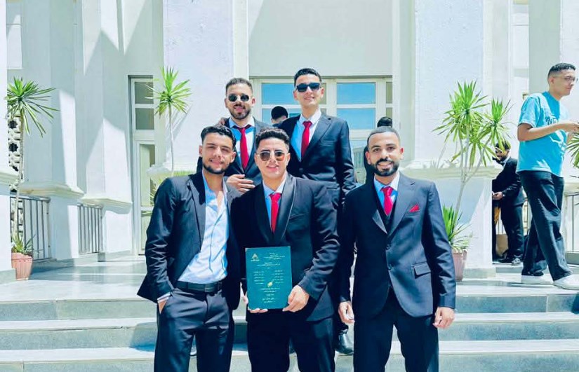 فريق العمل 