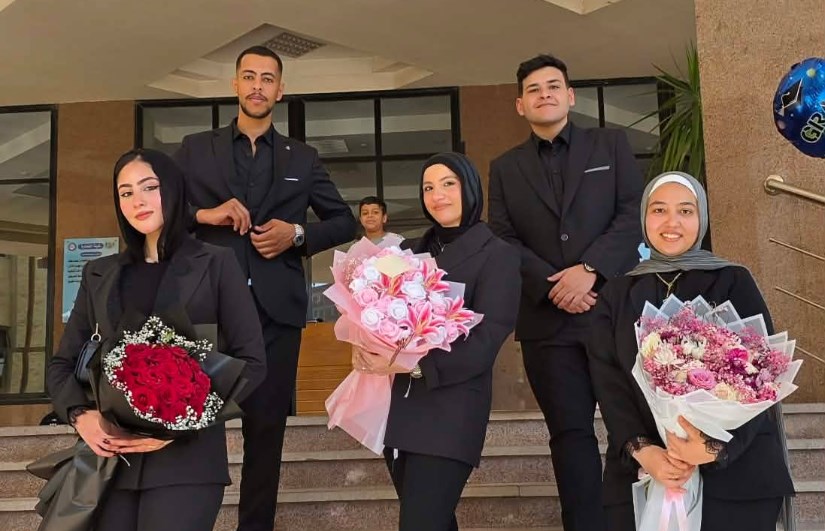 فريق العمل 
