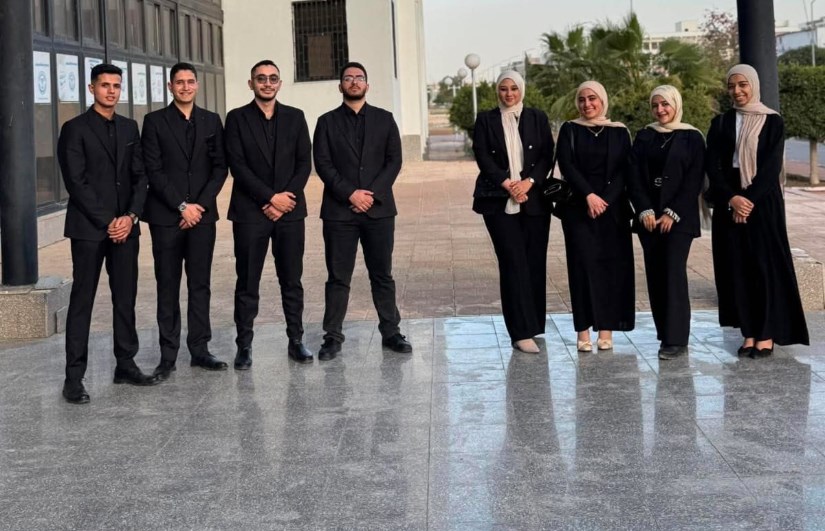 فريق العمل 