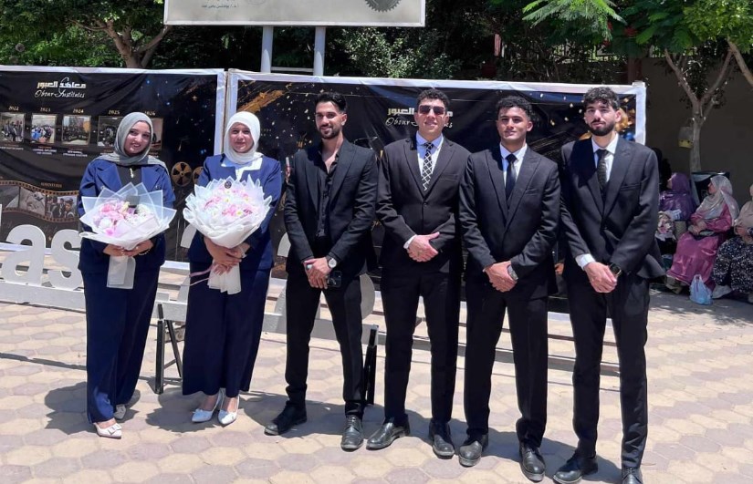 فريق العمل 