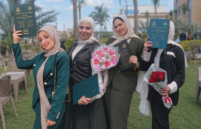طلاب المعهد العالي للإدارة بالمحلة الكبرى