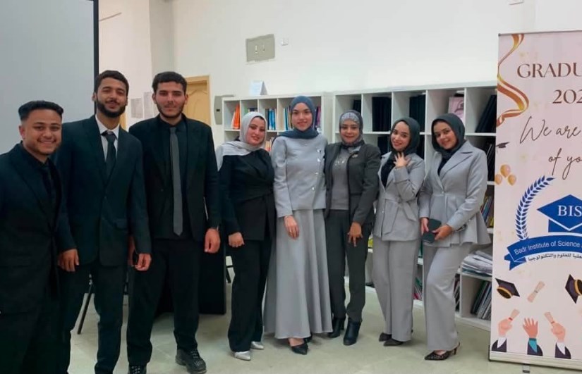 فريق بحثي من طلاب المعهد العالي لتكنولوجيا المعلومات بمدينة بدر – BIS