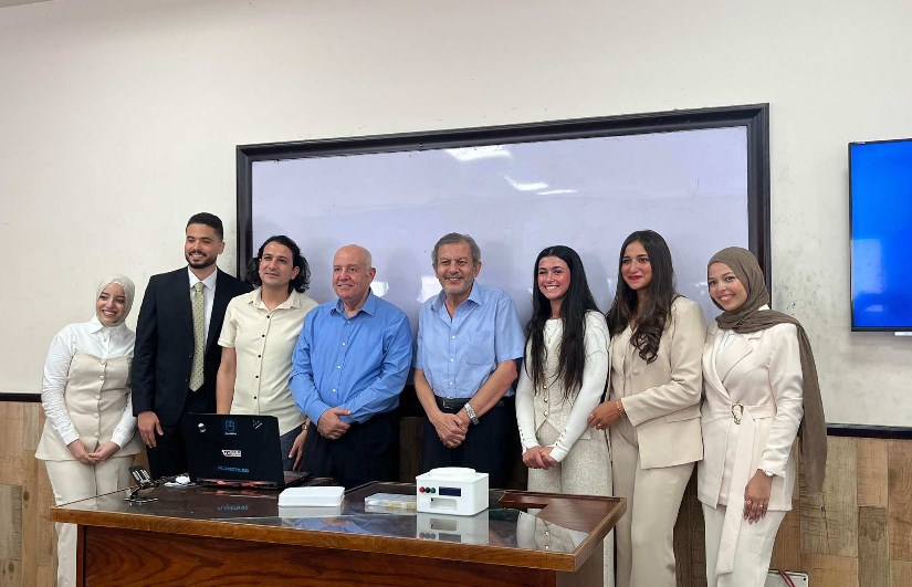 فريق من طلاب كلية الحاسبات وعلوم البيانات بجامعة الإسكندرية