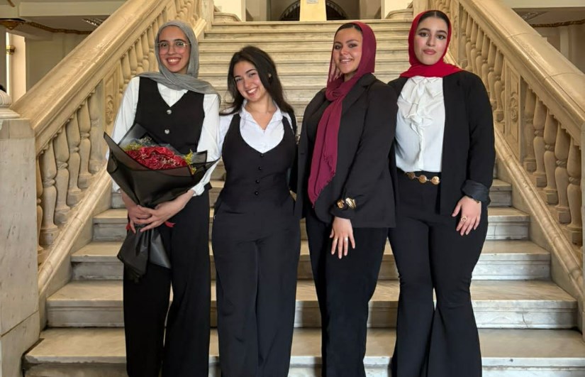 طلاب برنامج الترجمة التخصصية من اللغة الألمانية وإليها بكلية الآداب بجامعة القاهرة 