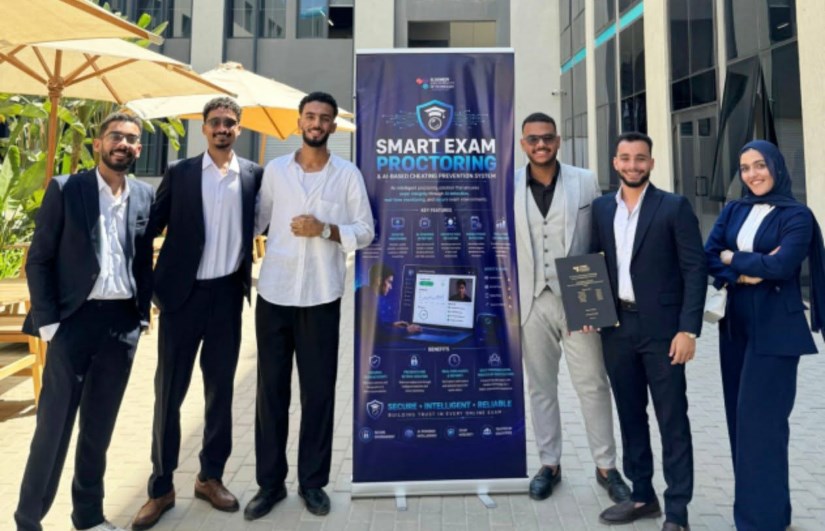طلاب جامعة السويدي للتكنولوجيا 