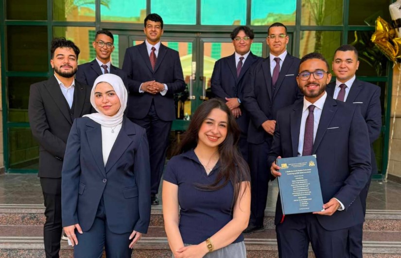 طلاب جامعة MTI 