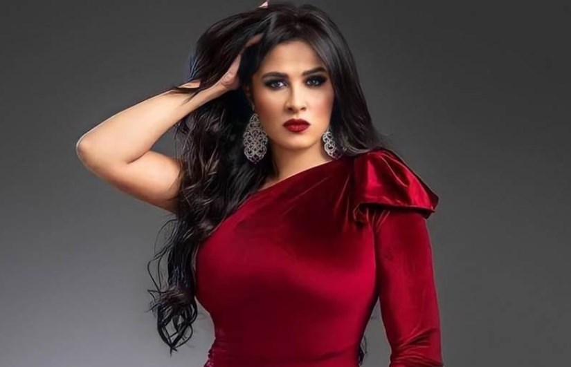 ياسمين عبد العزيز