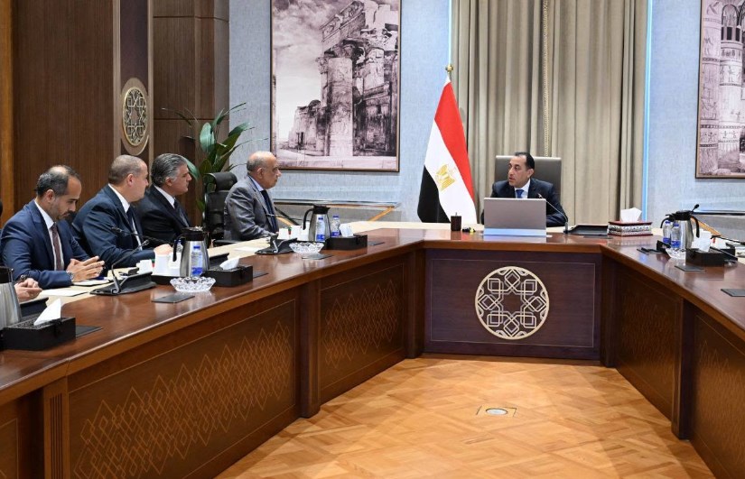 اجتماع متابعة مشروعات الطاقة المتجددة
