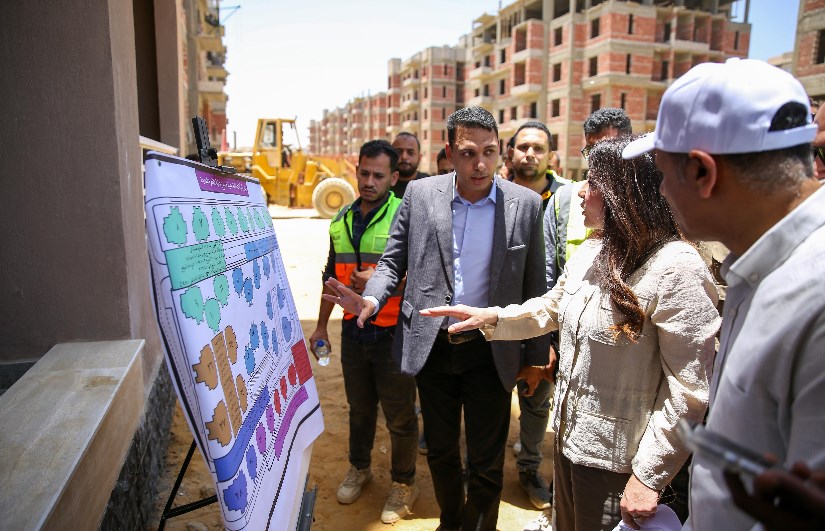 خلال جولة وزيرة الإسكان 