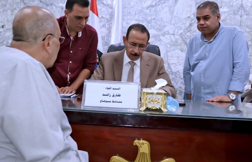 جانب من استقبال المواطنين