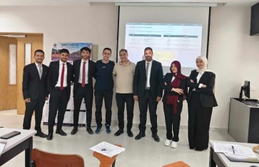 فريق العمل