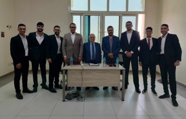 فريق العمل 