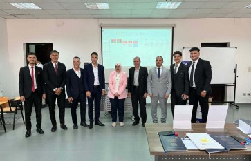طلاب كلية علوم الحاسب جامعة النهضة