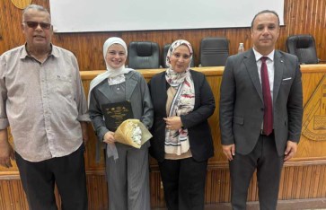 طالبة كلية الزراعة جامعة بنها 