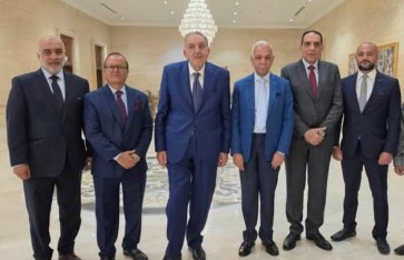 رئيس وأعضاء مجلس إدارة الغرفة التجارية 