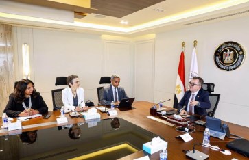 اجتماع وزير التخطيط مع فريق من مجموعة البنك الدولي