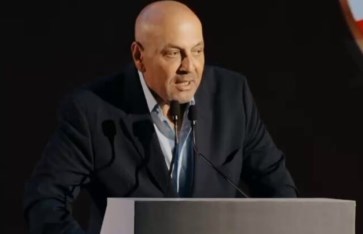كلمات الشكر من أيمن فتحي رئيس شركة الكرة بالنادي الأهلي 