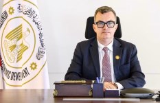 الدكتور أحمد رستم وزير التخطيط 