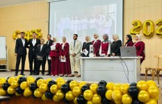 فريق العمل 