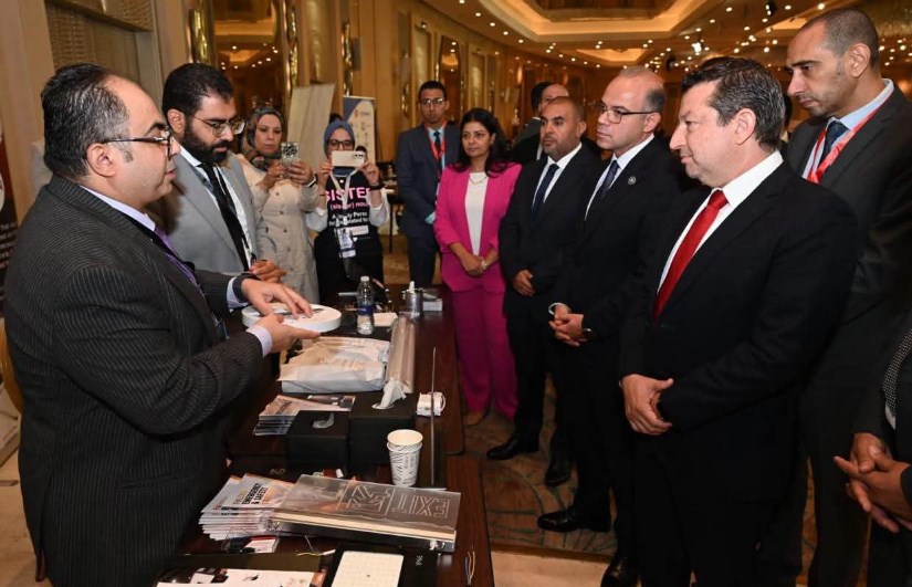 وزير الاستثمار مع المصدرين