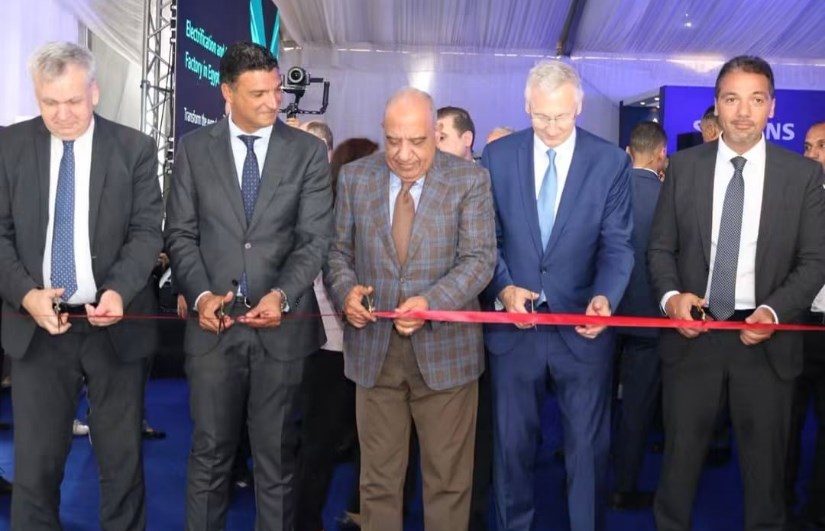 وزير الكهرباء يفتتح مصنع سيمنس