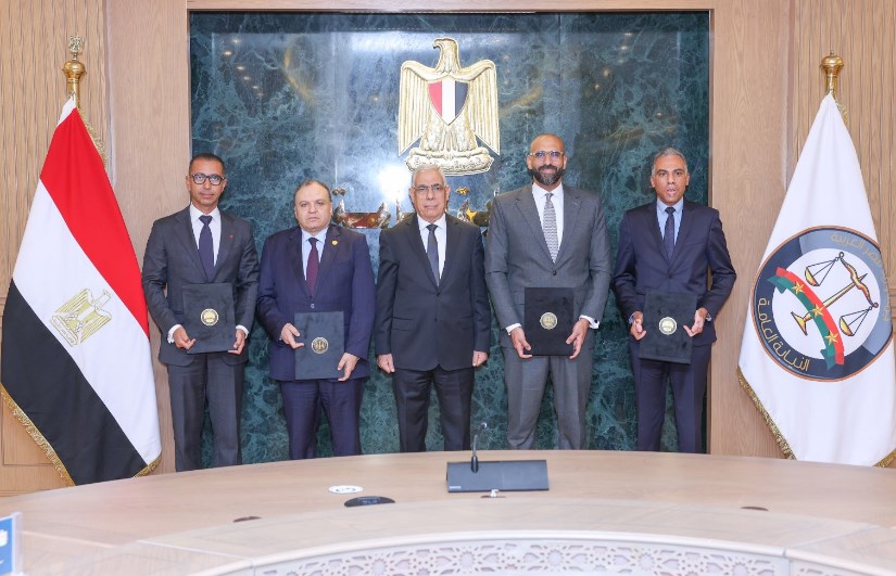 إطلاق خدمات النيابة العامة عبر تطبيق فودافون كاش