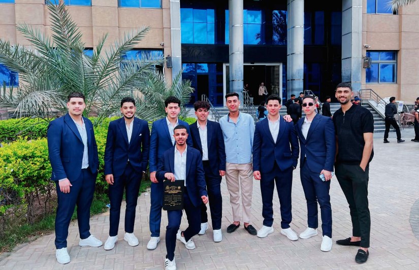 فريق العمل 