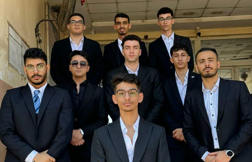 فريق العمل 