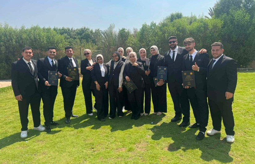 فريق العمل 