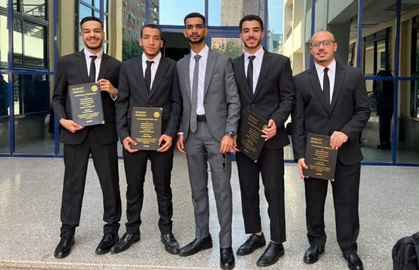 فريق العمل