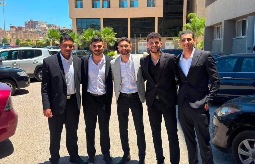 فريق العمل 