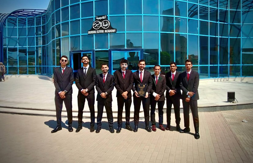 فريق العمل