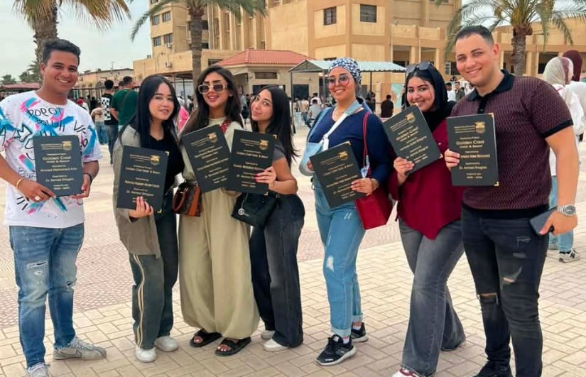 فريق العمل 